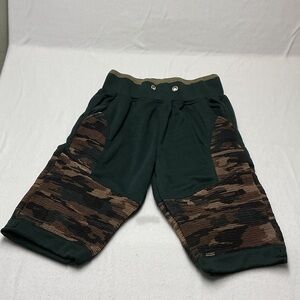 Camouflage Patterned Shorts size men’s S. 0319 missing waist string